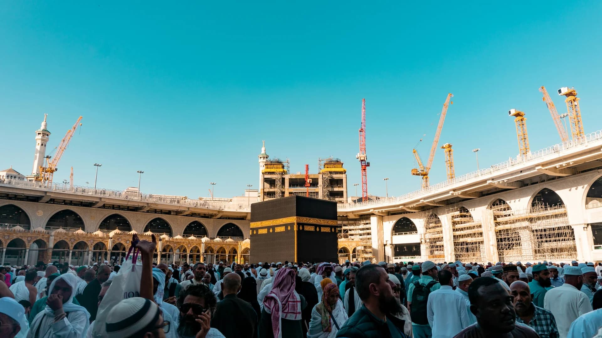 Omra été 2026 depuis le Maroc : bien préparer son voyage — Pourquoi choisir une Omra en été ?